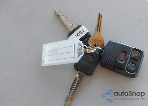 2000 Ford F-250 Lariat/Xl/Xlt from USA, damaged, VIN 3FTNX20F0YMA47734